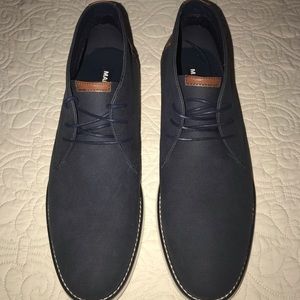 Casual dress shoe
